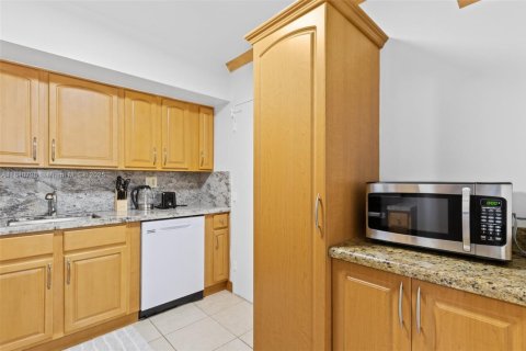 Copropriété à louer à Hollywood, Floride: 1 chambre, 78.69 m2 № 1831092 - photo 13