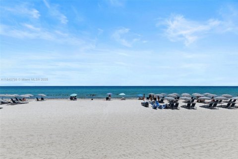 Copropriété à louer à Hollywood, Floride: 1 chambre, 78.69 m2 № 1831092 - photo 25