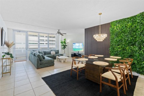 Copropriété à louer à Hollywood, Floride: 1 chambre, 78.69 m2 № 1831092 - photo 5
