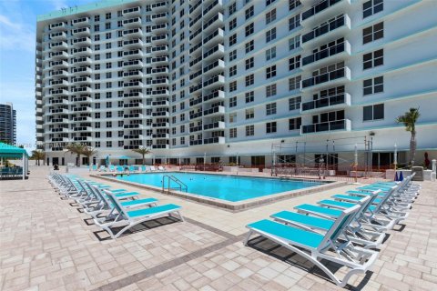 Copropriété à louer à Hollywood, Floride: 1 chambre, 78.69 m2 № 1831092 - photo 24