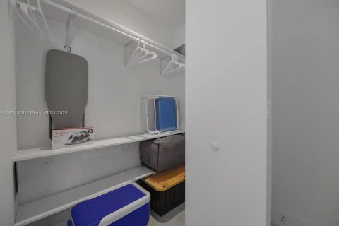 Condominio en venta en Miami, Florida, 1 dormitorio, 53.05 m2 № 1981965 - foto 15