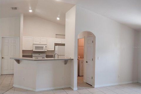 Villa ou maison à louer à North Port, Floride: 3 chambres, 139.82 m2 № 2151307 - photo 5