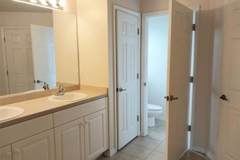 Villa ou maison à louer à North Port, Floride: 3 chambres, 139.82 m2 № 2151307 - photo 10