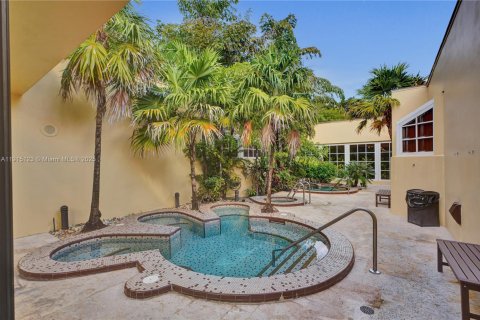 Copropriété à vendre à Miami, Floride: 2 chambres, 143.44 m2 № 1970834 - photo 27