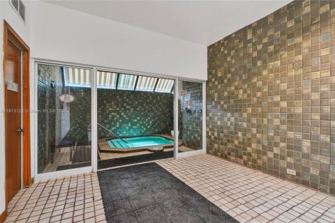 Copropriété à vendre à Miami, Floride: 2 chambres, 143.44 m2 № 1970834 - photo 28