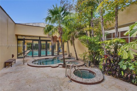 Copropriété à vendre à Miami, Floride: 2 chambres, 143.44 m2 № 1970834 - photo 24