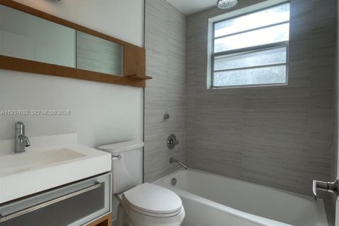 Снять в аренду кондоминиум в Майами-Бич, Флорида 2 спальни, 97.64м2, № 1995533 - фото 14