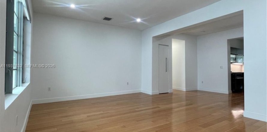 Кондоминиум с 2 спальнями в Майами-Бич, Флорида № 1995533