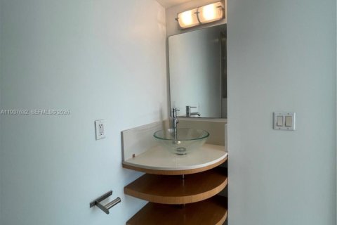 Снять в аренду кондоминиум в Майами-Бич, Флорида 2 спальни, 97.64м2, № 1995533 - фото 21