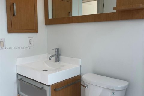 Снять в аренду кондоминиум в Майами-Бич, Флорида 2 спальни, 97.64м2, № 1995533 - фото 28