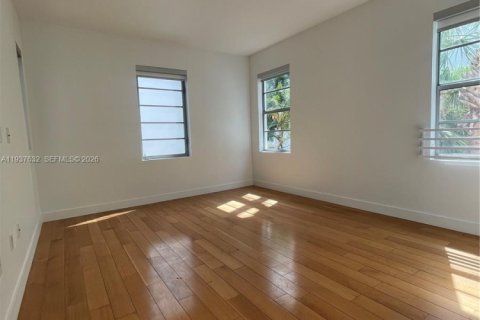 Снять в аренду кондоминиум в Майами-Бич, Флорида 2 спальни, 97.64м2, № 1995533 - фото 22