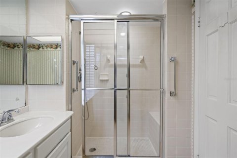 Condo in Tampa, Florida, 2 bedrooms № 2109687 - photo 30