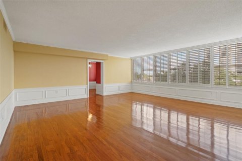 Condo in Tampa, Florida, 2 bedrooms № 2109687 - photo 6