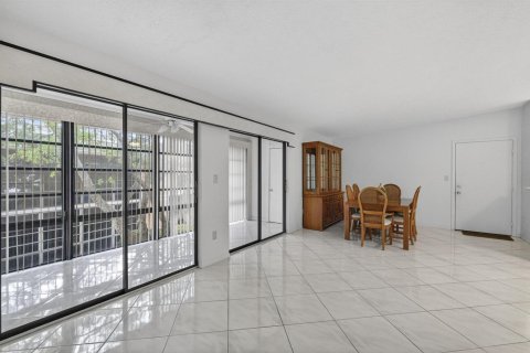 Copropriété à vendre à Tamarac, Floride: 2 chambres, 76.83 m2 № 2088136 - photo 13