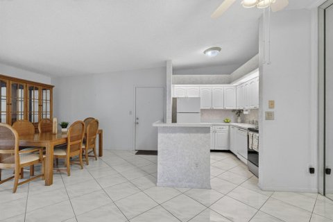 Copropriété à vendre à Tamarac, Floride: 2 chambres, 76.83 m2 № 2088136 - photo 6