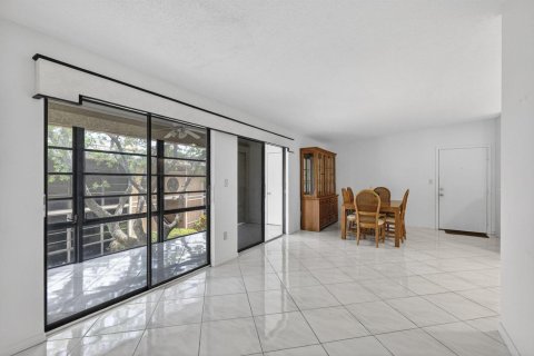 Copropriété à vendre à Tamarac, Floride: 2 chambres, 76.83 m2 № 2088136 - photo 7