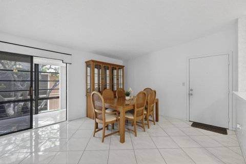 Copropriété à vendre à Tamarac, Floride: 2 chambres, 76.83 m2 № 2088136 - photo 4