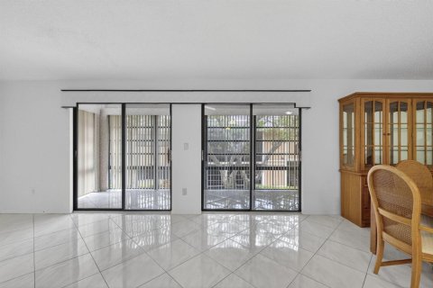 Copropriété à vendre à Tamarac, Floride: 2 chambres, 76.83 m2 № 2088136 - photo 9