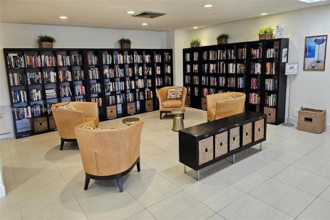 Appartement à louer à Hallandale Beach, Floride: 2 chambres, 99.87 m2 № 1952901 - photo 16