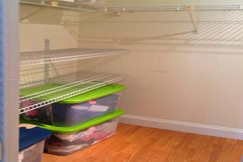 Appartement à louer à Hallandale Beach, Floride: 2 chambres, 99.87 m2 № 1952901 - photo 11