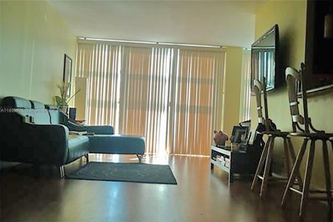 Appartement à louer à Hallandale Beach, Floride: 2 chambres, 99.87 m2 № 1952901 - photo 2