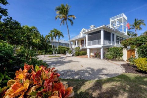 House in Boca Grande, Florida 3 bedrooms, 325.72 sq.m. № 1901090 - photo 10