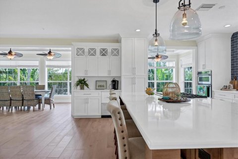 House in Boca Grande, Florida 3 bedrooms, 325.72 sq.m. № 1901090 - photo 30