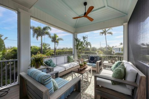 House in Boca Grande, Florida 3 bedrooms, 325.72 sq.m. № 1901090 - photo 17