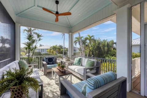 House in Boca Grande, Florida 3 bedrooms, 325.72 sq.m. № 1901090 - photo 16