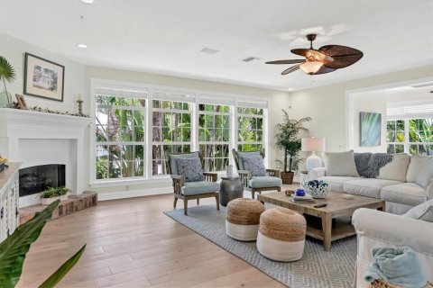 House in Boca Grande, Florida 3 bedrooms, 325.72 sq.m. № 1901090 - photo 27