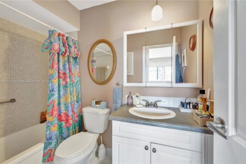 Condominio en venta en Lauderdale Lakes, Florida, 2 dormitorios, 87.7 m2 № 1730222 - foto 21
