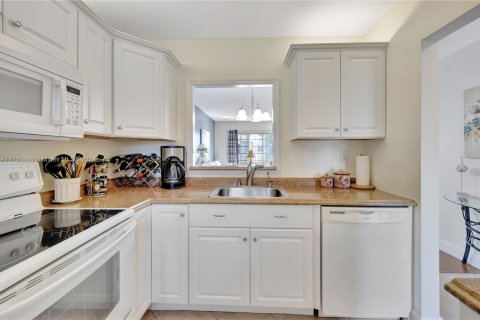 Condominio en venta en Lauderdale Lakes, Florida, 2 dormitorios, 87.7 m2 № 1730222 - foto 14