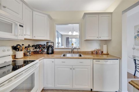 Condominio en venta en Lauderdale Lakes, Florida, 2 dormitorios, 87.7 m2 № 1730222 - foto 15