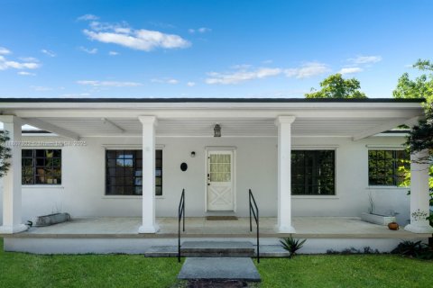 House in Homestead, Florida 3 bedrooms, 128.02 sq.m. № 1745690 - photo 1