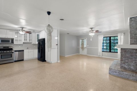 House in Homestead, Florida 3 bedrooms, 128.02 sq.m. № 1745690 - photo 8