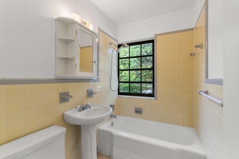 House in Homestead, Florida 3 bedrooms, 128.02 sq.m. № 1745690 - photo 15