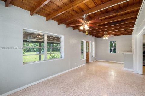 House in Homestead, Florida 3 bedrooms, 128.02 sq.m. № 1745690 - photo 4