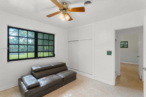 House in Homestead, Florida 3 bedrooms, 128.02 sq.m. № 1745690 - photo 12