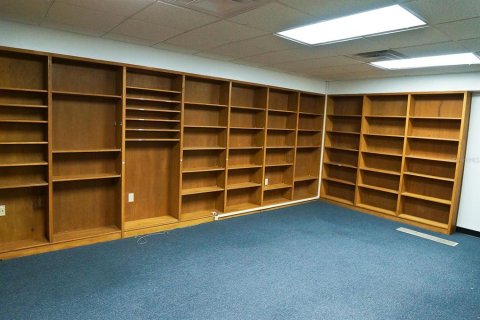 Propiedad comercial en alquiler en Daytona Beach, Florida, 450.67 m2 № 219294 - foto 13
