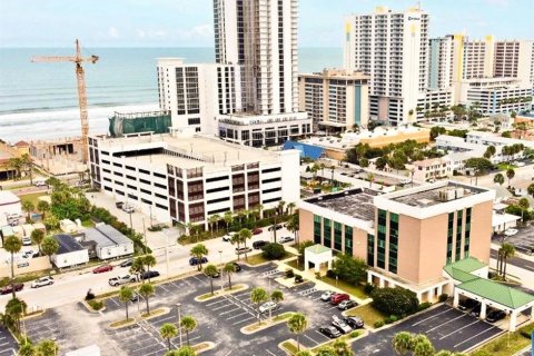 Propiedad comercial en alquiler en Daytona Beach, Florida, 450.67 m2 № 219294 - foto 10