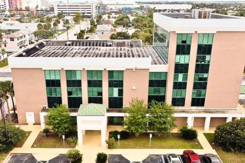 Propiedad comercial en alquiler en Daytona Beach, Florida, 450.67 m2 № 219294 - foto 9