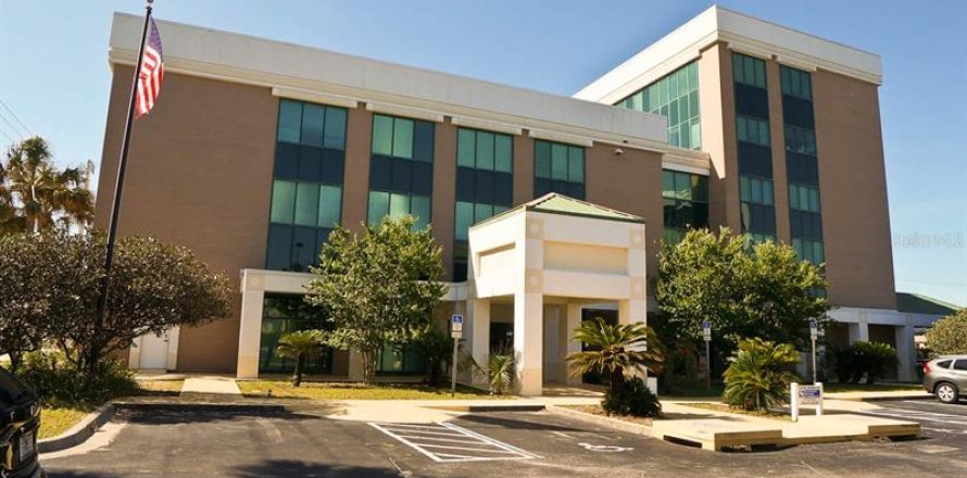 Commercial property in Daytona Beach, Florida 450.67 sq.m. № 219294