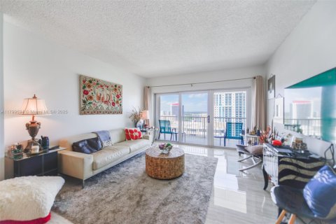 Copropriété à louer à Hallandale Beach, Floride: 1 chambre, 80.82 m2 № 1939995 - photo 5