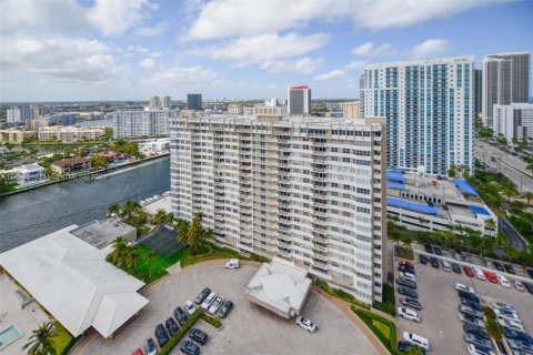 Copropriété à louer à Hallandale Beach, Floride: 1 chambre, 80.82 m2 № 1939995 - photo 26