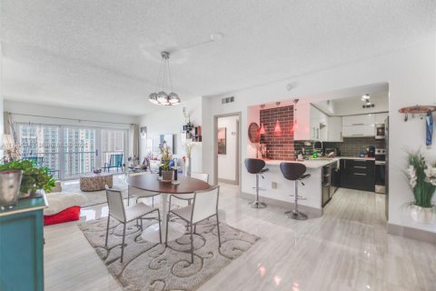 Copropriété à louer à Hallandale Beach, Floride: 1 chambre, 80.82 m2 № 1939995 - photo 3