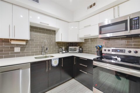 Copropriété à louer à Hallandale Beach, Floride: 1 chambre, 80.82 m2 № 1939995 - photo 15