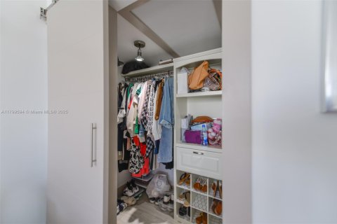 Copropriété à louer à Hallandale Beach, Floride: 1 chambre, 80.82 m2 № 1939995 - photo 21