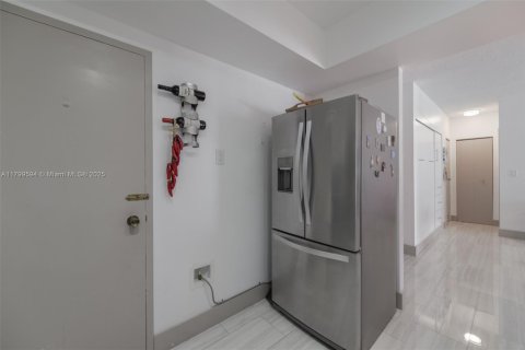 Copropriété à louer à Hallandale Beach, Floride: 1 chambre, 80.82 m2 № 1939995 - photo 14