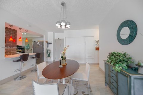 Copropriété à louer à Hallandale Beach, Floride: 1 chambre, 80.82 m2 № 1939995 - photo 9