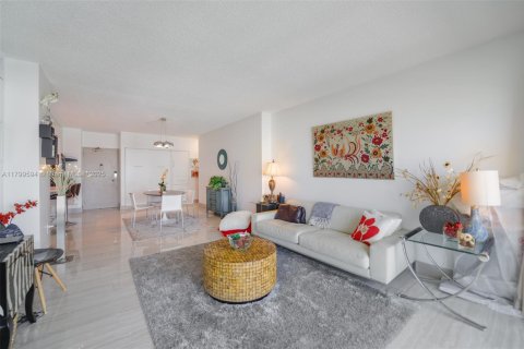 Copropriété à louer à Hallandale Beach, Floride: 1 chambre, 80.82 m2 № 1939995 - photo 7